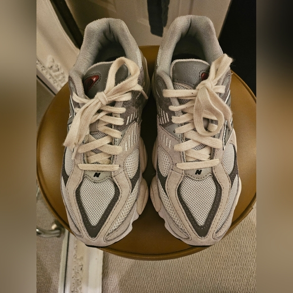New Balance 9060, size 6.5-7, like new - Picture 7 of 8